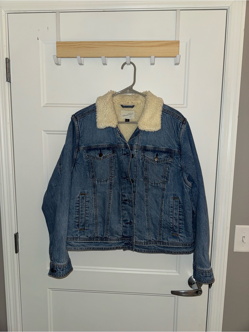 Universal Thread Blue Denim Jacket with Cream Sherpa Collar